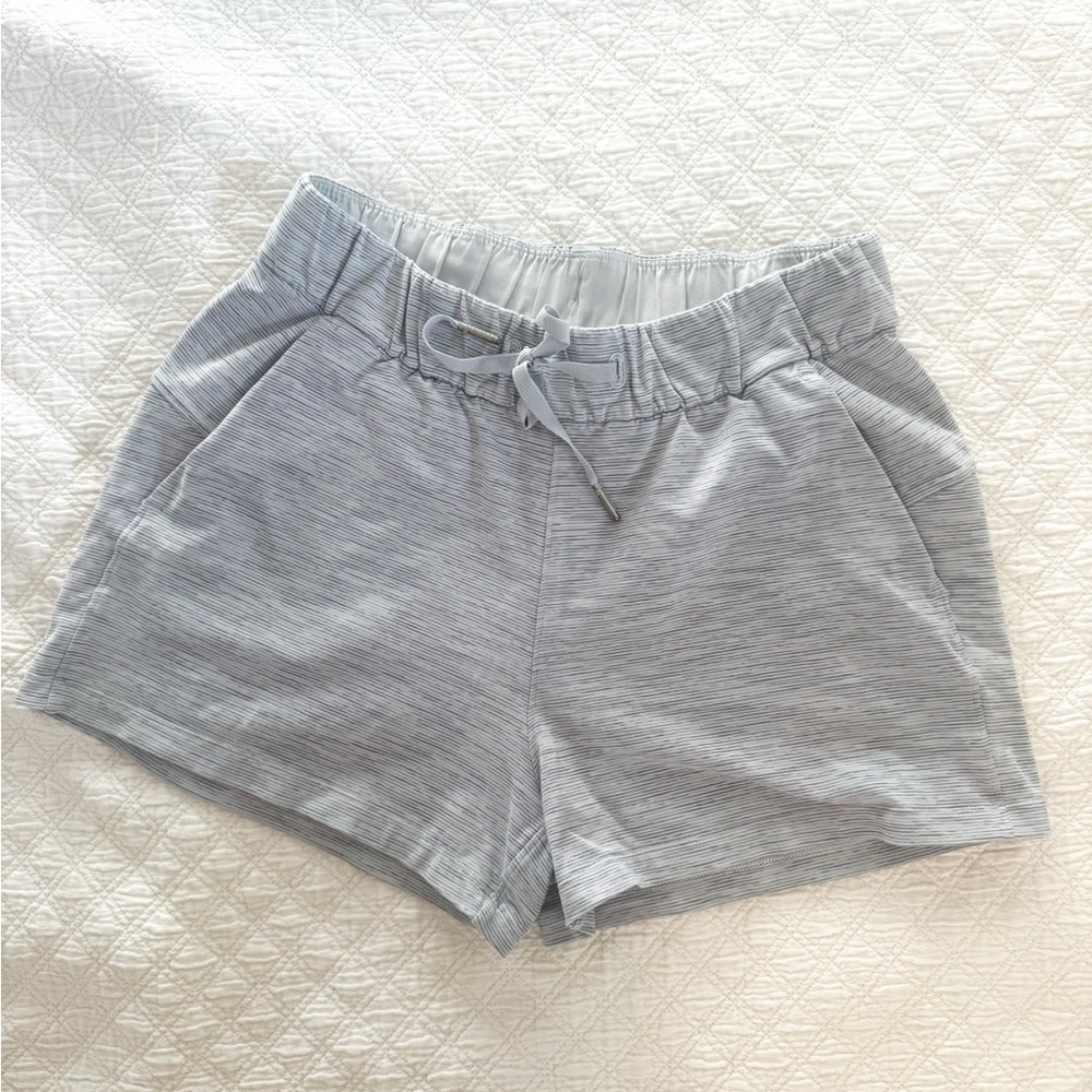LuluLemon gray casual athletic drawstring shorts Sz 2